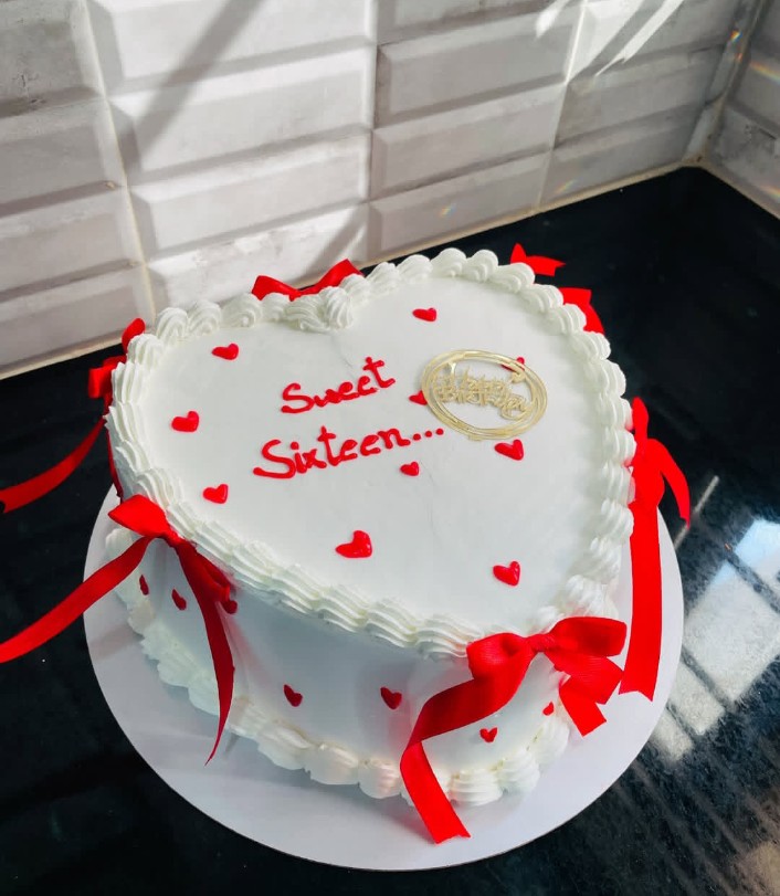 heart shaped designer cakes in bangalore