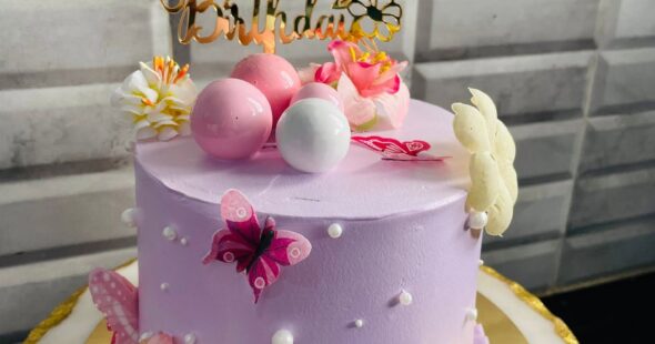 Half Kg vs 1 Kg Cake: Which Size Is Right for a Small House Party?