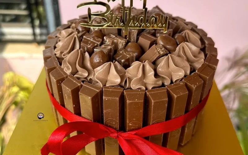Kitkat cake